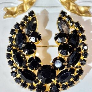 Verified Juliana - Elegant Black and Gold Women's Prong set Brooch